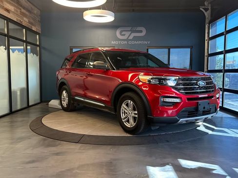 Used 2020 Ford Explorer XLT w/ Equipment Group 202A AWD/4WD image 1