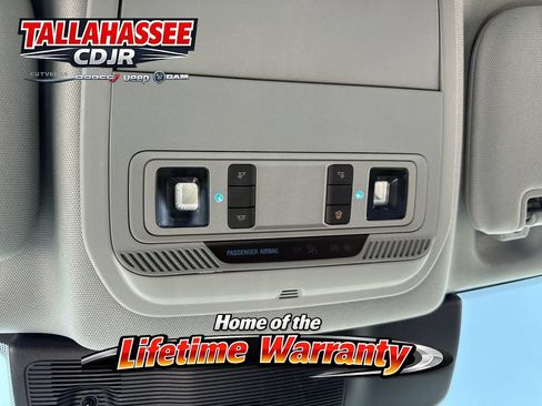 Used 2021 Ford Explorer XLT w/ Equipment Group 202A AWD/4WD image 17