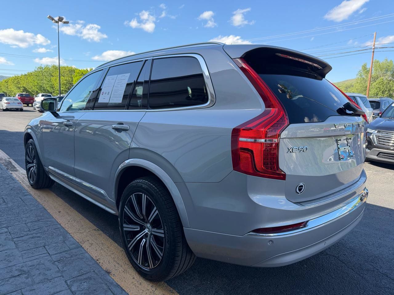 Used 2024 Volvo XC90 B5 Core w/ Protection Package Premier AWD/4WD image 6