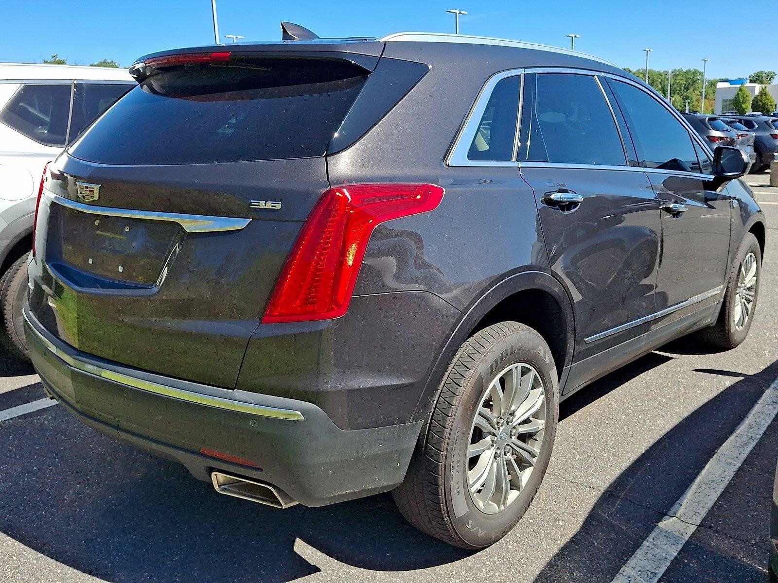 Used 2017 Cadillac XT5 Luxury w/ Driver Awareness Package AWD/4WD image 4