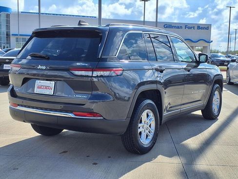 Used 2023 Jeep Grand Cherokee Laredo image 7