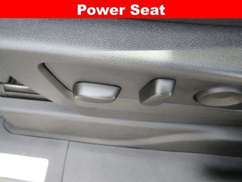 Used 2023 Chevrolet Tahoe Z71 w/ Luxury Package AWD/4WD image 27