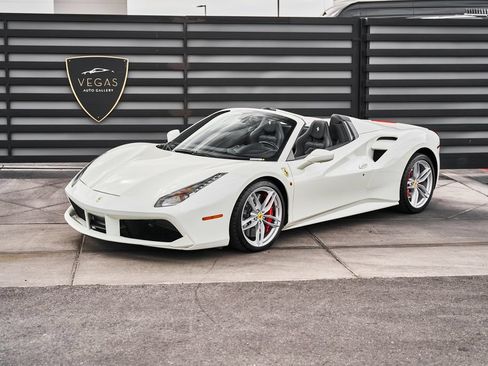 Used 2018 Ferrari 488 Spider RWD image 5