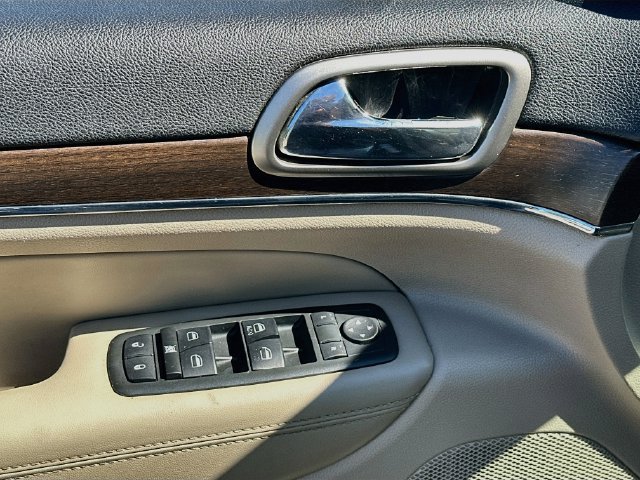 Used 2014 Jeep Grand Cherokee Limited AWD/4WD image 17