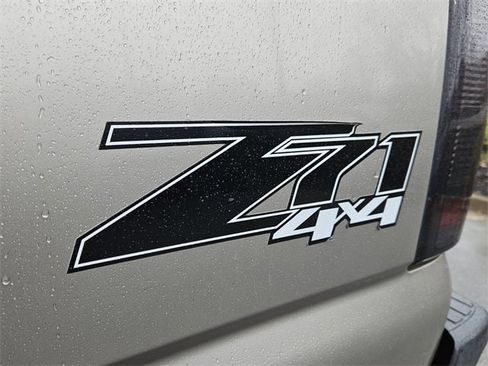 Used 2001 GMC Sierra 1500 SLE w/ Off-Road Chassis Pkg image 8