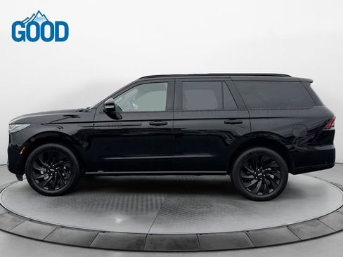 Used 2025 Lincoln Navigator Reserve w/ Jet Appearance Package image 2