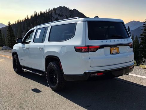 Used 2024 Jeep Wagoneer L 4WD image 5