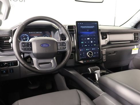 Used 2025 Ford F150 Lightning Flash image 2