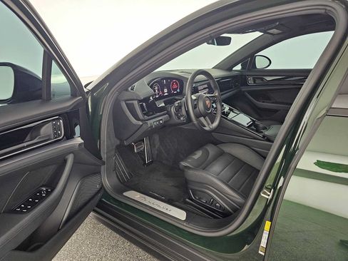 Used 2026 Porsche Panamera RWD image 19