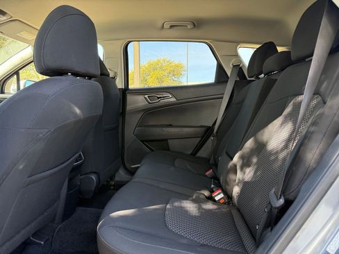 Used 2025 Kia Sportage LX image 25