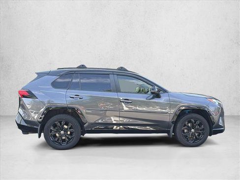 Used 2022 Toyota RAV4 XSE AWD/4WD image 4