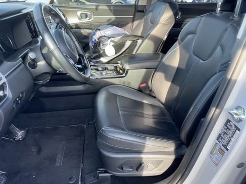 Certified 2022 Kia Sorento SX FWD image 10