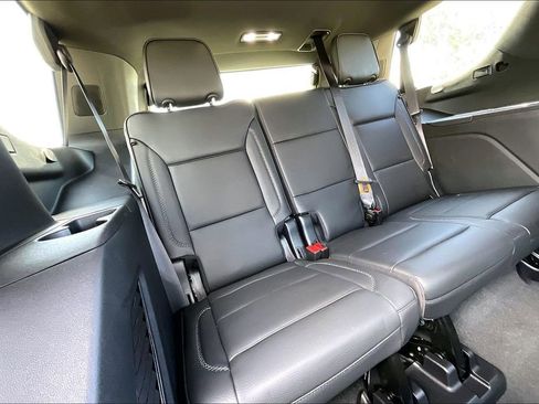 Used 2024 GMC Yukon Denali w/ Advanced Technology Package image 35