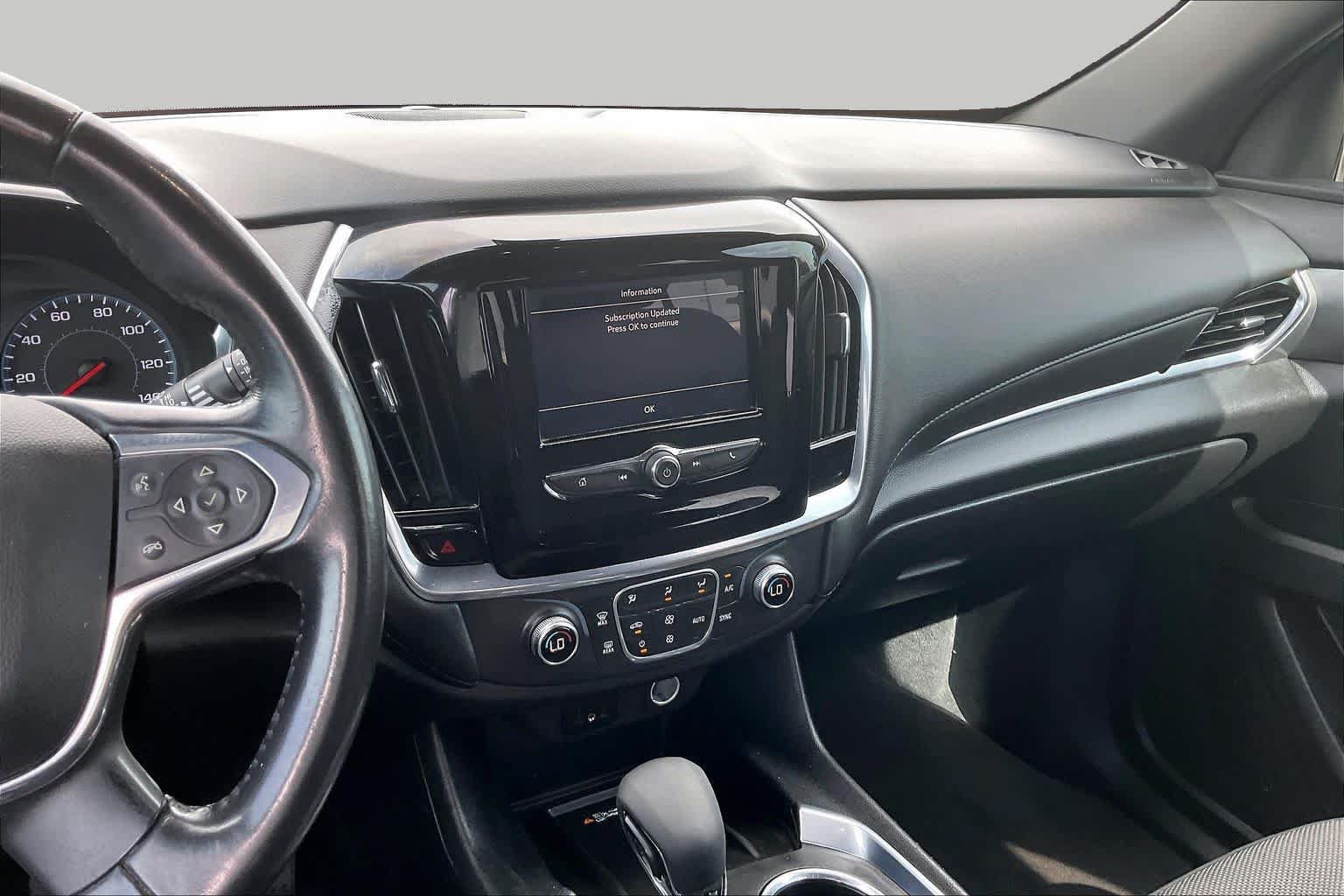 Used 2022 Chevrolet Traverse LT FWD image 5