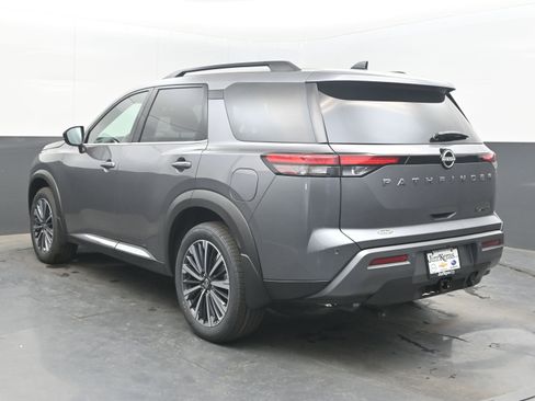 New 2026 Nissan Pathfinder Platinum FWD image 6