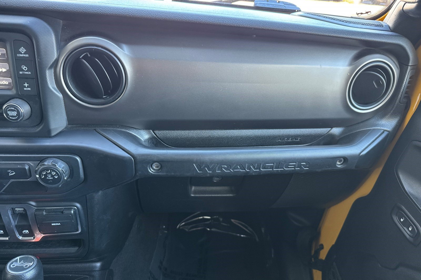 Used 2019 Jeep Wrangler Sport AWD/4WD image 32