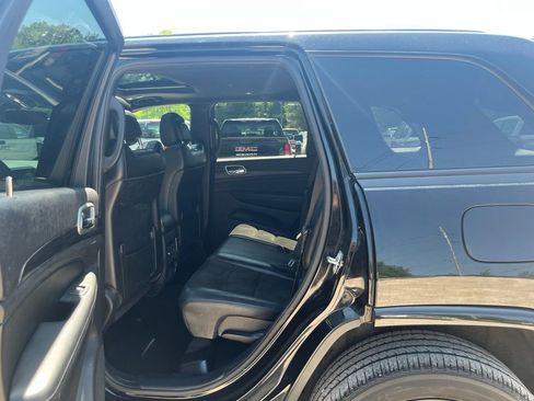 Used 2020 Jeep Grand Cherokee Altitude AWD/4WD image 28