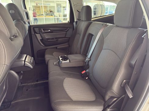 Used 2017 Chevrolet Traverse LT image 6