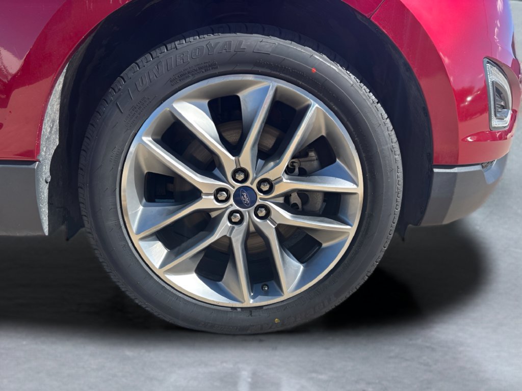 Used 2018 Ford Edge Titanium w/ Equipment Group 301A AWD/4WD image 32