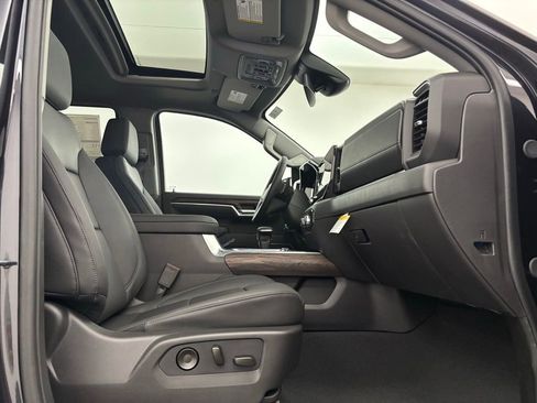 New 2026 GMC Sierra 1500 SLT w/ SLT Premium Package image 35