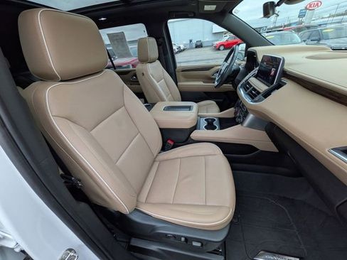 Used 2023 Chevrolet Tahoe Premier AWD/4WD image 23