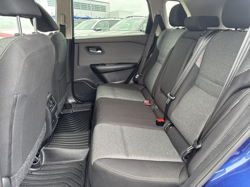 Used 2023 Nissan Rogue SV image 25