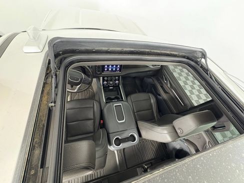 Used 2021 GMC Yukon XL Denali w/ Denali Premium Package AWD/4WD image 27