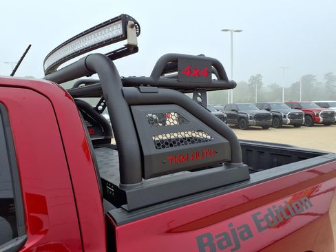 Used 2024 Chevrolet Colorado ZR2 w/ Safety Package image 10