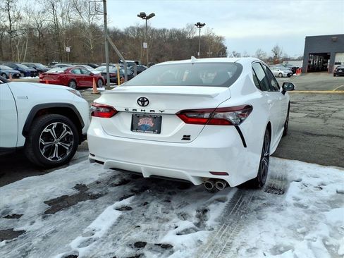 Certified 2023 Toyota Camry SE image 6