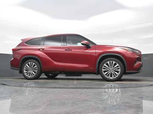 Used 2021 Toyota Highlander Platinum image 35