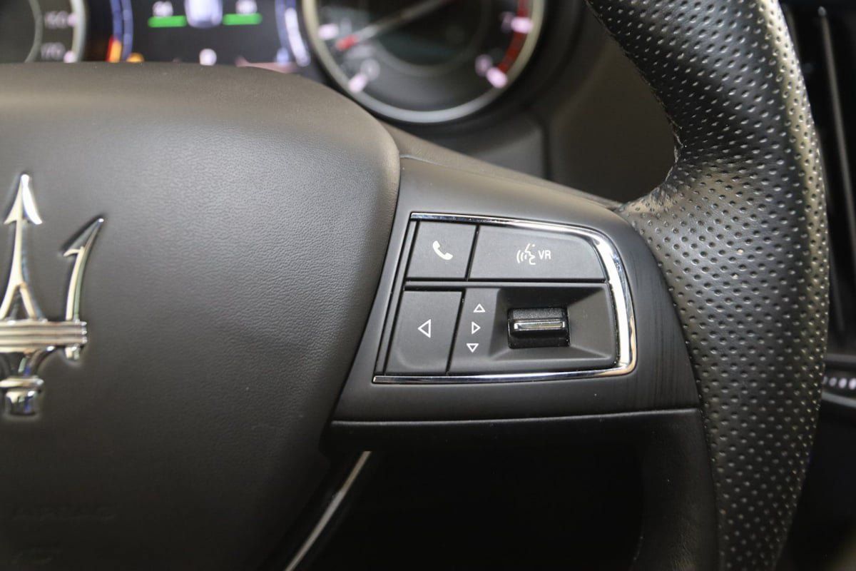 Used 2022 Maserati Levante Modena AWD/4WD image 33