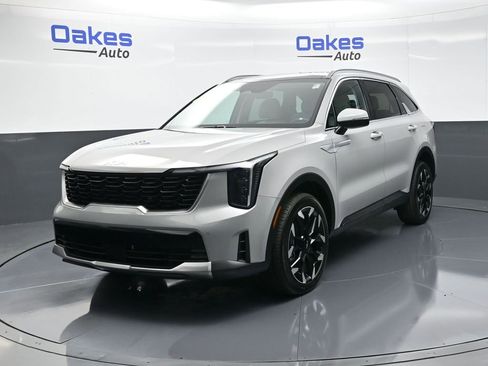 New 2025 Kia Sorento EX w/ Panoramic Sunroof Package AWD/4WD image 4