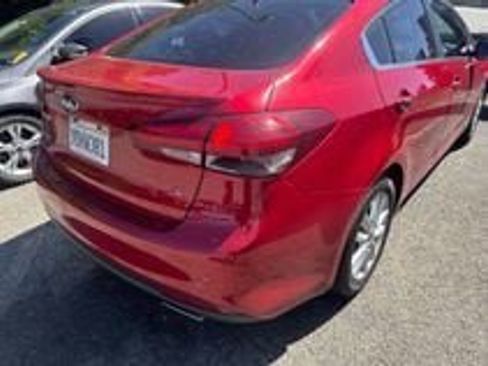 Used 2017 Kia Forte S w/ S Technology Package FWD image 4
