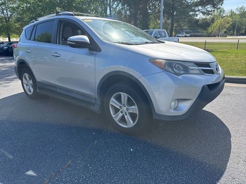Used 2014 Toyota RAV4 XLE image 6