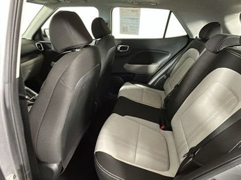 Used 2023 Hyundai Venue SEL FWD image 25