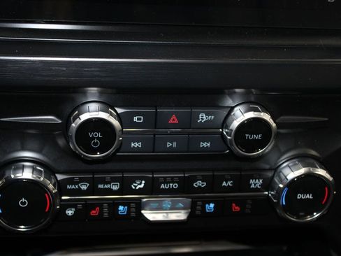 New 2026 Ford F250 Lariat w/ Black Appearance Package image 49