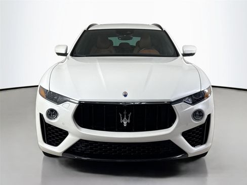 Used 2019 Maserati Levante S GranSport image 11