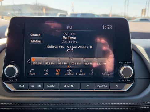 Used 2023 Nissan Rogue SV w/ SV Premium Package image 12