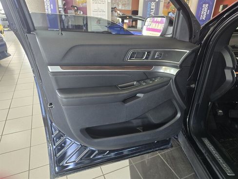Used 2018 Ford Explorer Limited AWD/4WD image 7