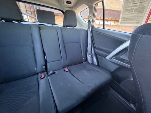 Used 2016 Toyota RAV4 LE AWD/4WD image 16