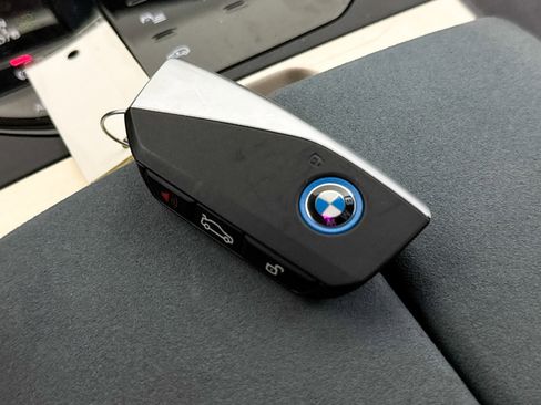 Used 2022 BMW iX xDrive50 w/ Premium Package image 26