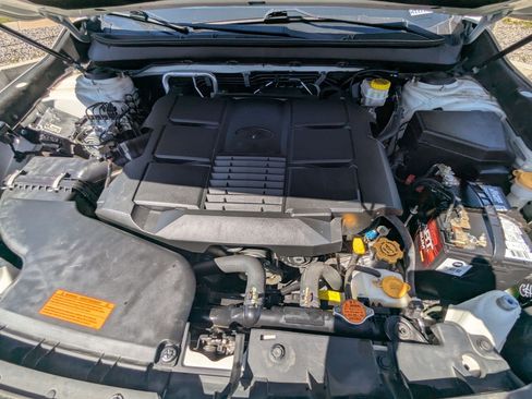 Used 2017 Subaru Outback 3.6R Touring image 33