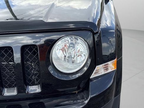 Used 2015 Jeep Patriot Sport w/ Power Value Group FWD image 32