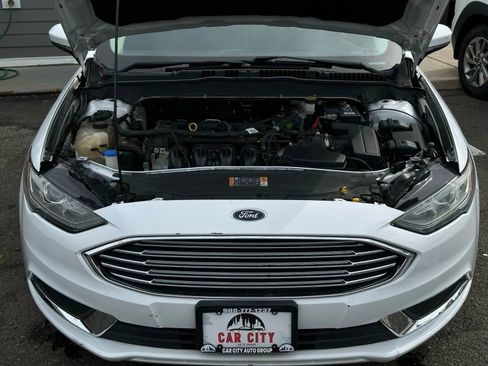 Used 2017 Ford Fusion SE image 29
