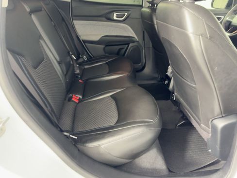 Used 2022 Jeep Compass Latitude image 28