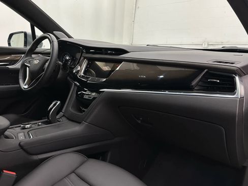 Used 2025 Cadillac XT6 Premium Luxury w/ Platinum Package AWD/4WD image 18