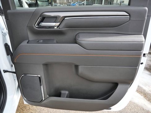 Used 2025 GMC Sierra 2500 AT4 image 18