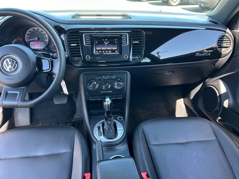 Used 2017 Volkswagen Beetle 1.8T S FWD image 19