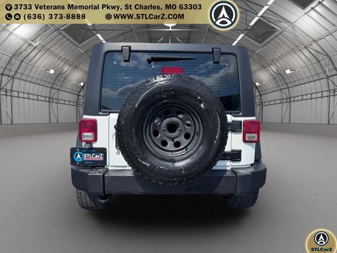 Used 2013 Jeep Wrangler Unlimited Sport w/ Connectivity Group AWD/4WD image 4