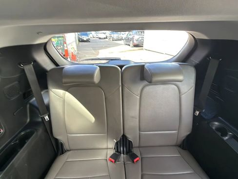 Used 2017 Hyundai Santa Fe Limited w/ Cargo Package image 30